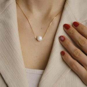 Classic Pearl Pendant Necklace: Faceted Faux Pearl